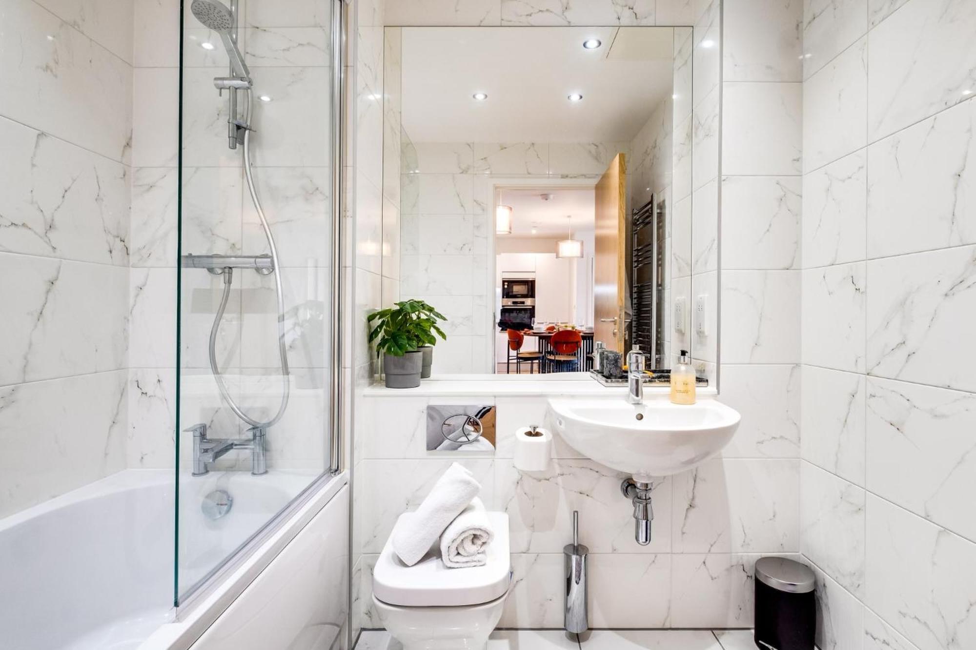 Luxurious & Glamorous Centrally Located 2 Bedroom 2 Bathroom Apartment - Central Birmingham - Secure Parking - Netflix Zewnętrze zdjęcie